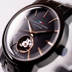 Vue zoomée montre automatique HD8 Aurore Noire